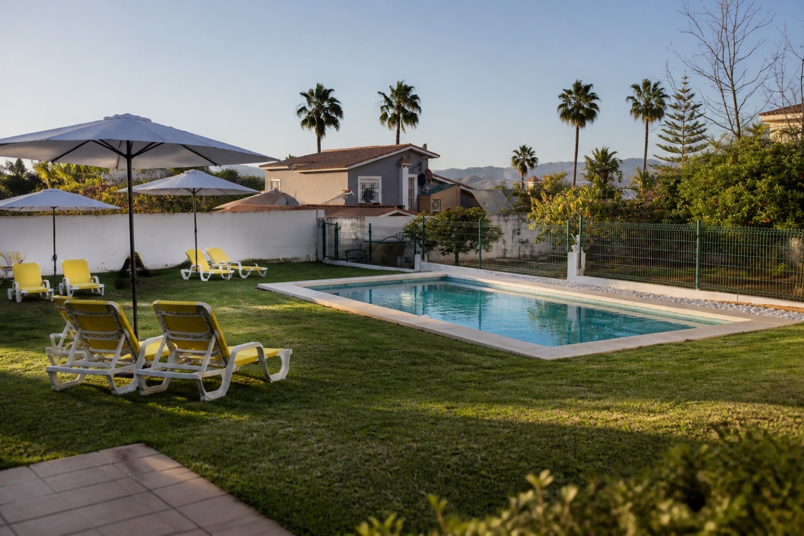 Pool und Garten der Vacation Unterkunft in Málaga